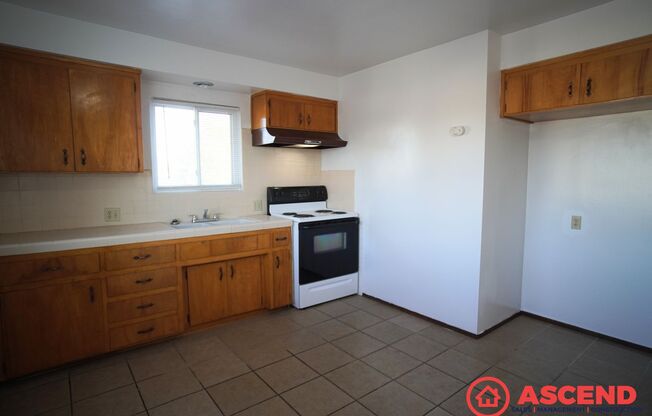 2 beds, 1 bath, 767 sqft, $900, Unit Unit D