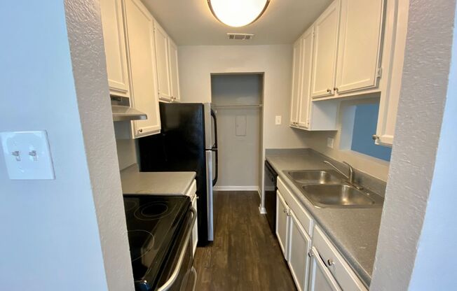 1 bed, 1 bath, $950