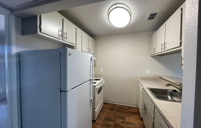 Country Lane Apartments