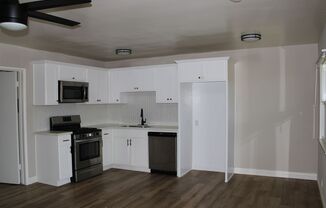 1 bed, 1 bath, $1,695, Unit 7