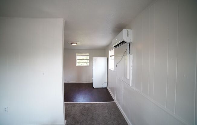 2 beds, 1 bath, 750 sqft, $875, Unit Apt 2