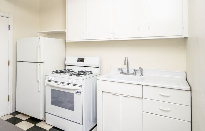 2 beds, 1 bath, 800 sqft, $1,225, Unit 12-C3