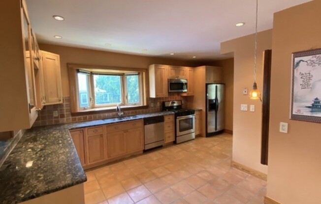 24 SUNSET HL RD