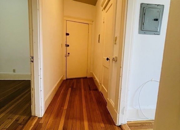 1 bed, 1 bath, 600 sqft, $2,800, Unit 15
