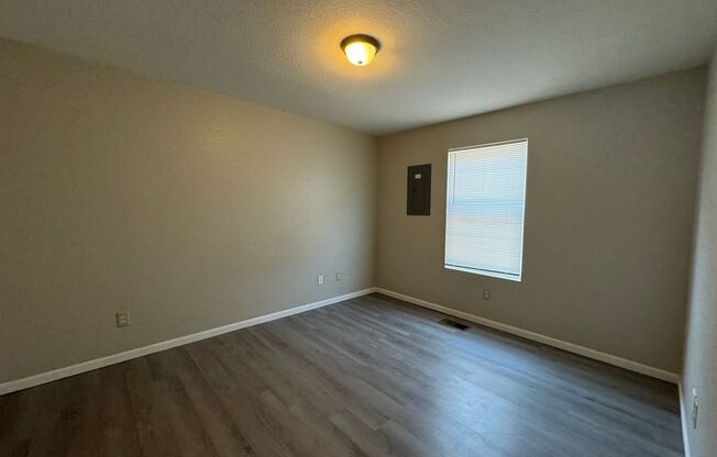 2 beds, 1 bath, 650 sqft, $675