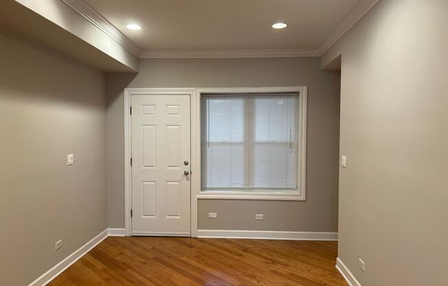 2120 W Arthur