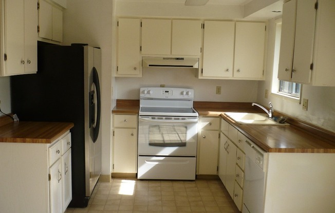 Winter Special-$300 Off 1st Mo.-A beautiful house to make your home