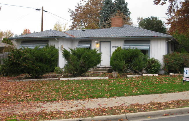 3 beds, 2 baths, $1,850