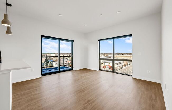 2 beds, 1 bath, 838 sqft, $1,895, Unit 413