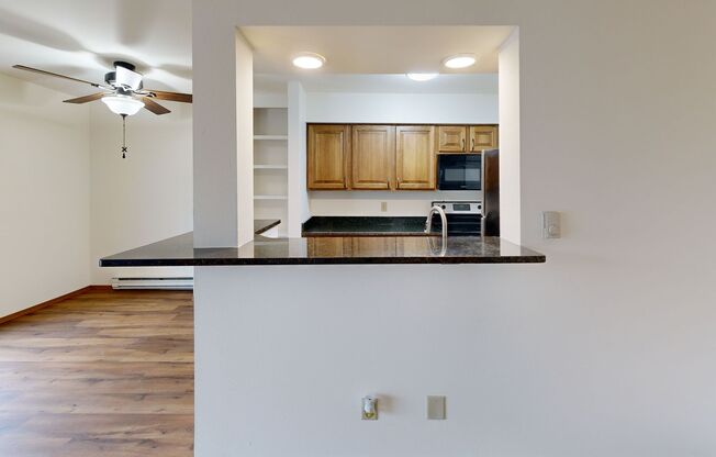 2 beds, 1 bath, 950 sqft, $1,695, Unit 584DA