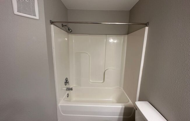 1 bed, 1 bath, 785 sqft, $1,358, Unit 4812 # 203