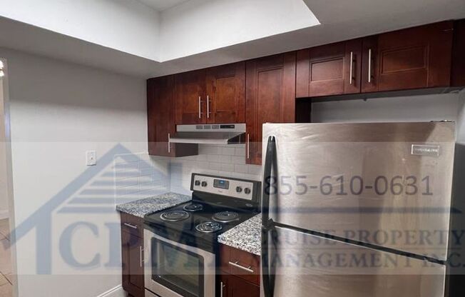 1 bed, 1 bath, 744 sqft, $1,725, Unit 35