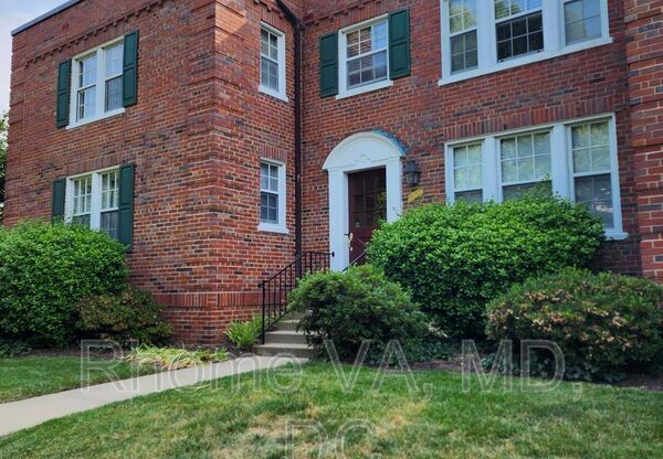 1801 QUEENS LN BLVD