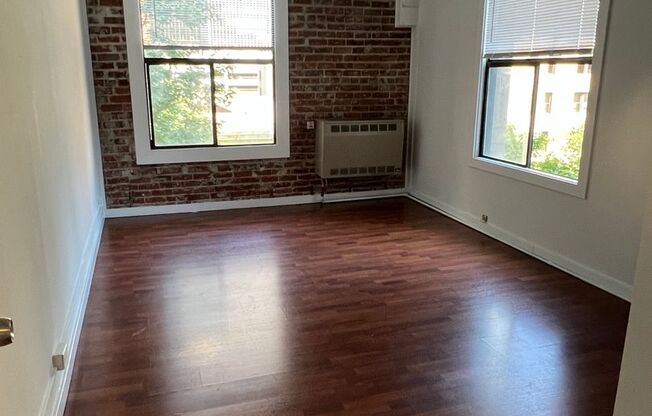 1 bed, 1 bath, 542 sqft, $1,650, Unit 604