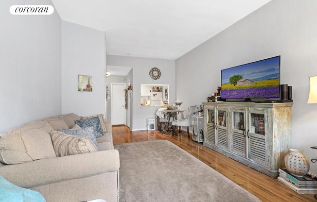414 E 88 ST