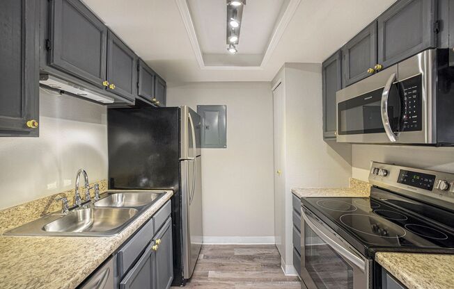 Newly Remodeled 1Bed/1Bath Apartment in Lowry