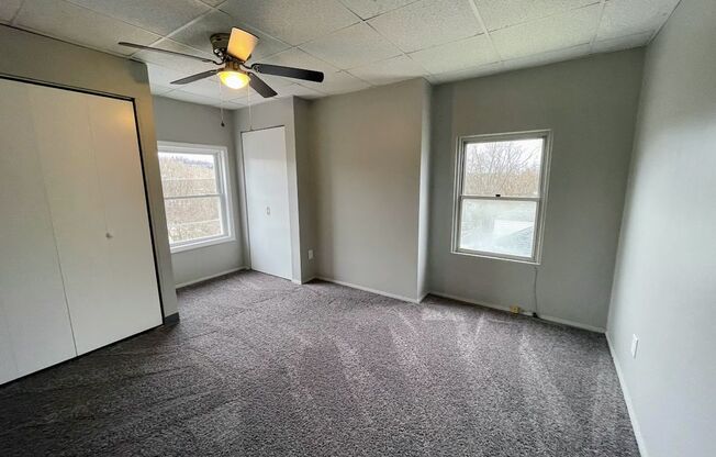 1 bed, 1 bath, 700 sqft, $950, Unit Unit 2