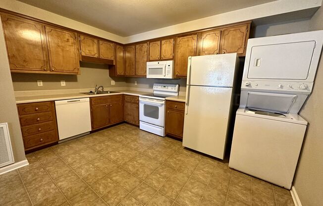 Two Bedroom Pet Friendly Apartment For Rent Near Post!