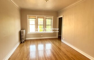 4257 W ADDISON