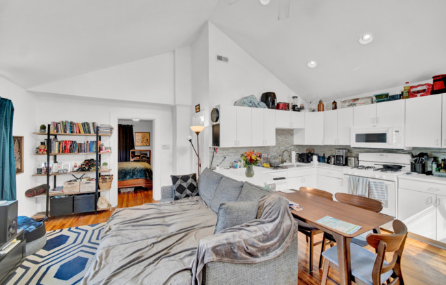 Marshfield Apartments