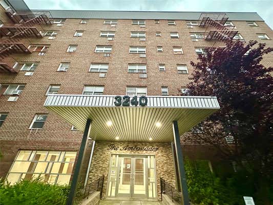 3240 RIVERDALE AVE