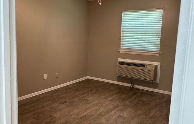 1 bed, 1 bath, 672 sqft, $1,275, Unit 2298-11