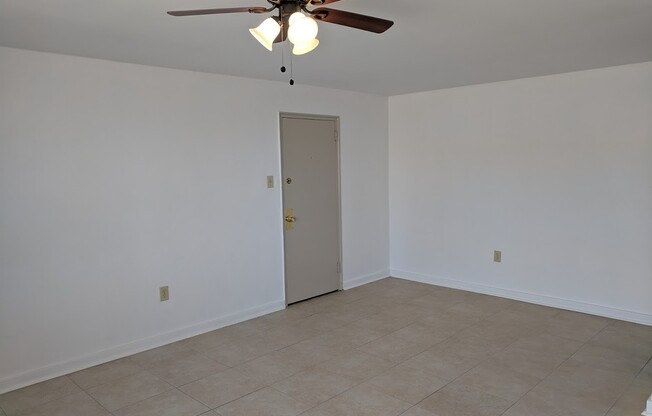 2 beds, 1 bath, $1,795, Unit 411C
