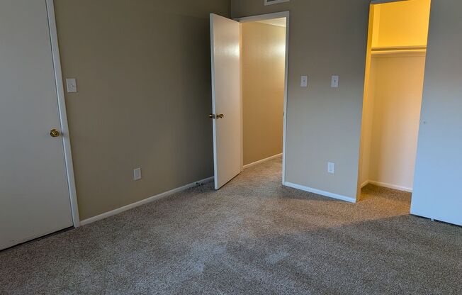 2 beds, 2 baths, 900 sqft, $1,425, Unit 223