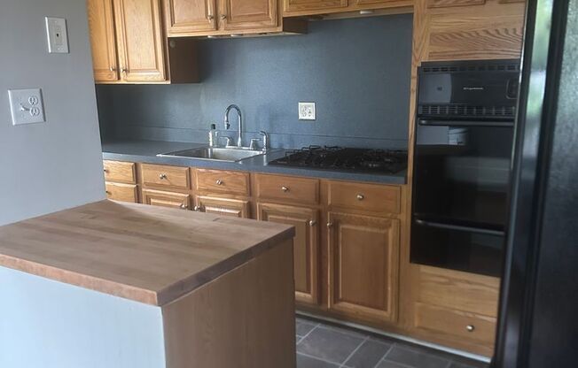 3 beds, 1.5 baths, $1,950, Unit Ninth Ward