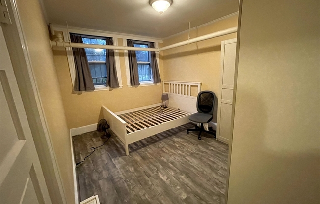 194 Saint Paul St Apt 4