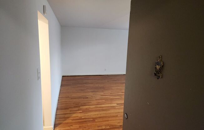 1 bed, 1 bath, 663 sqft, $2,050, Unit D-10