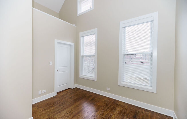 2 beds, 1 bath, $1,795, Unit 3R open