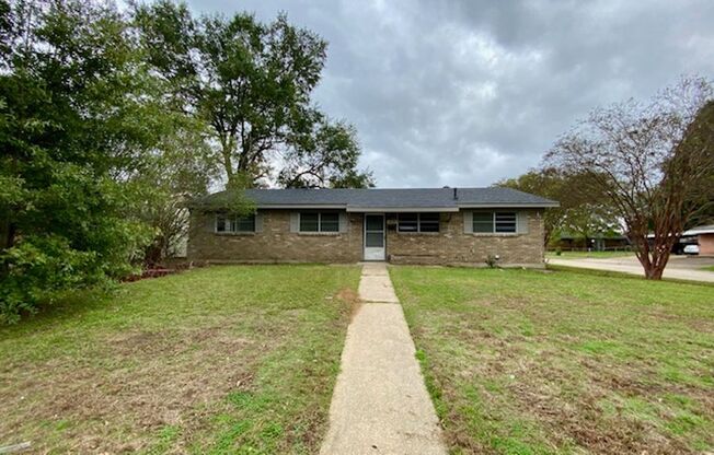 Newly Renovated 3 Bedroom 1.5 Bath Home in Sunset Acre/Garden Valley Neighborhood!