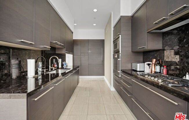 2 beds, 3 baths, 1,700 sqft, $9,500, Unit 37K