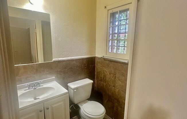 Studio in Highland Park Area