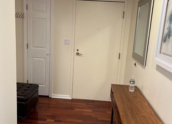 3 beds, 2 baths, 1,430 sqft, $7,400, Unit 1501