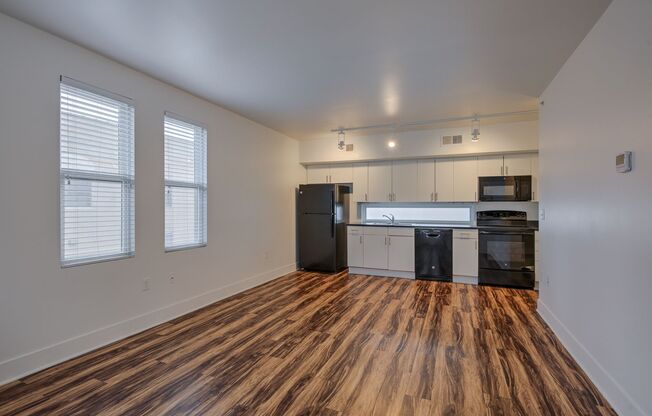 The Sawyer - Hundred Block with Washer and Dryer in Unit!