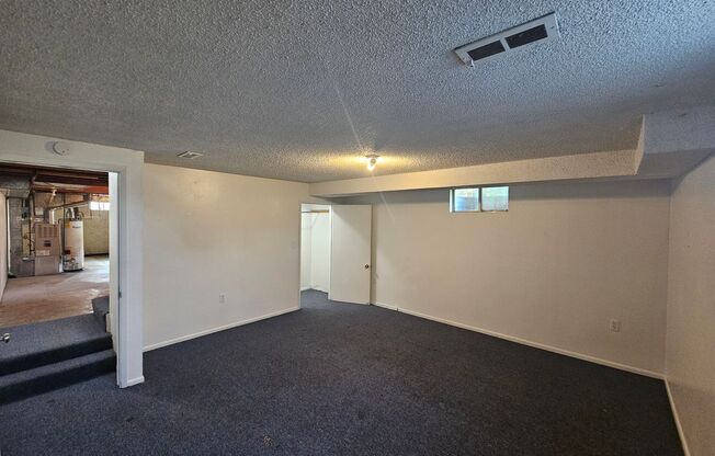 2 beds, 1 bath, 1,664 sqft, $1,700, Unit 1