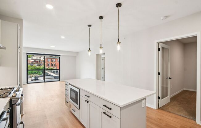 1 bed, 1 bath, 1,031 sqft, $3,045, Unit 310