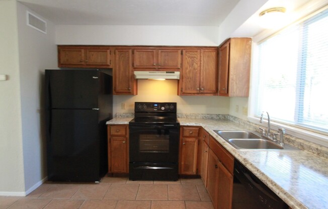 2 beds, 1.5 baths, $1,660, Unit Unit D