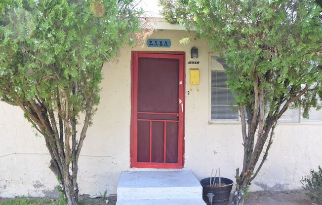 1 BEDROOM WITH GRASS COURTYARD