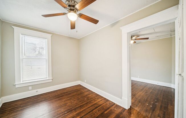 3 beds, 1 bath, $1,195, Unit 1315 S Carson Avenue