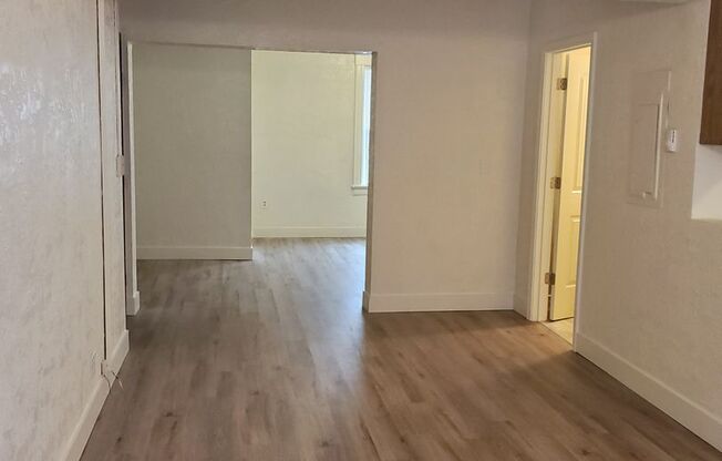 1 bed, 1 bath, $1,100, Unit C