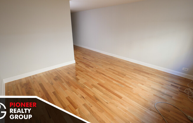 660 W Wrightwood Ave