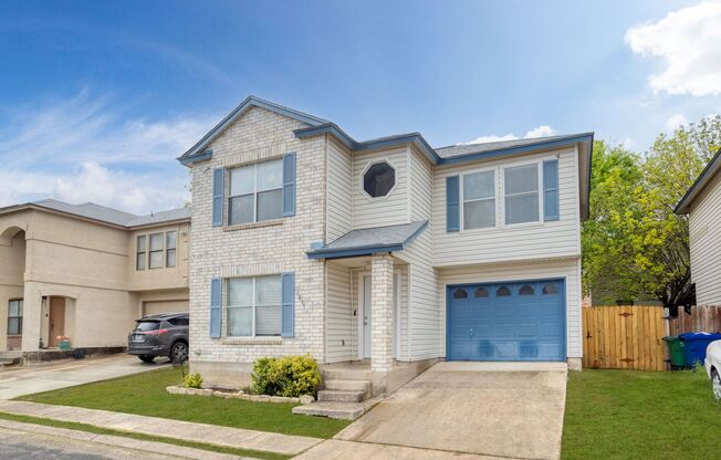 2 Story 4 BD | 2.5 BA Available in July near Medical Center!