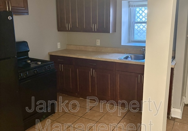 7249 S RIDGELAND AVE