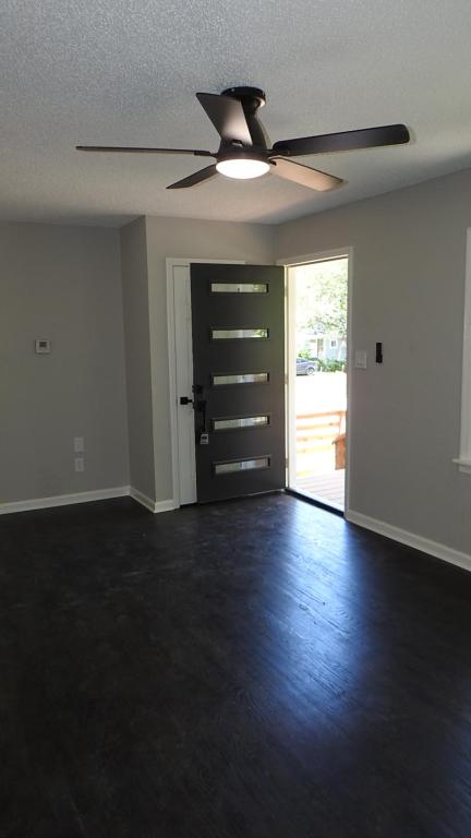 1821 E 48 ST