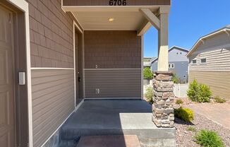 3 beds, 2.5 baths, $2,550