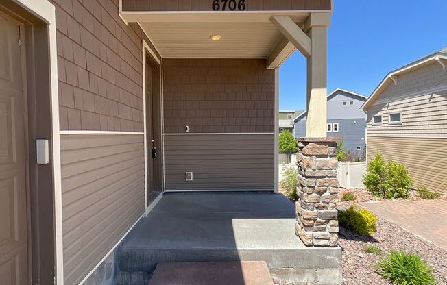 3 beds, 2.5 baths, $2,550