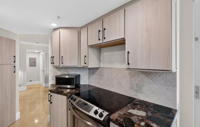 2 beds, 2.5 baths, $5,400, Unit # 1604